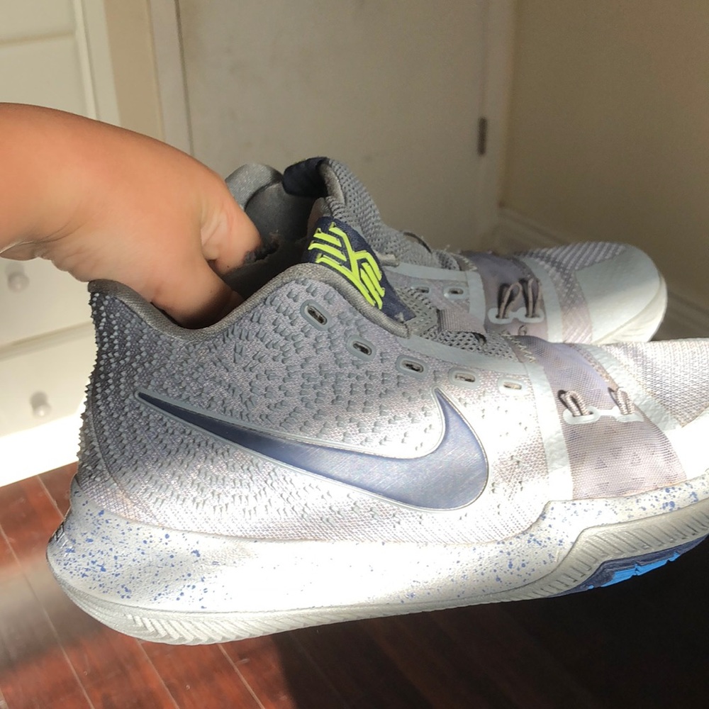 Kyrie cool grey